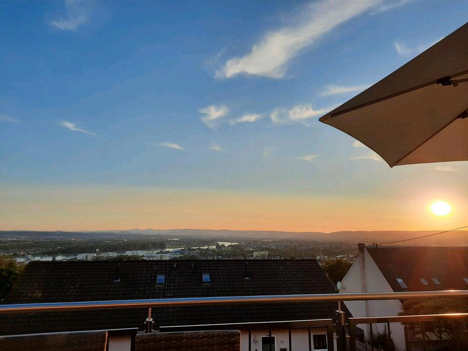 Thumbnail-Moderne 4-Zimmer-Wohnung in Toplage mit Rheinblick