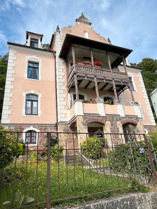 Thumbnail-Herrliche 3-Zimmer Wohnung im historischen Altbau mit Blick auf die Elbe!