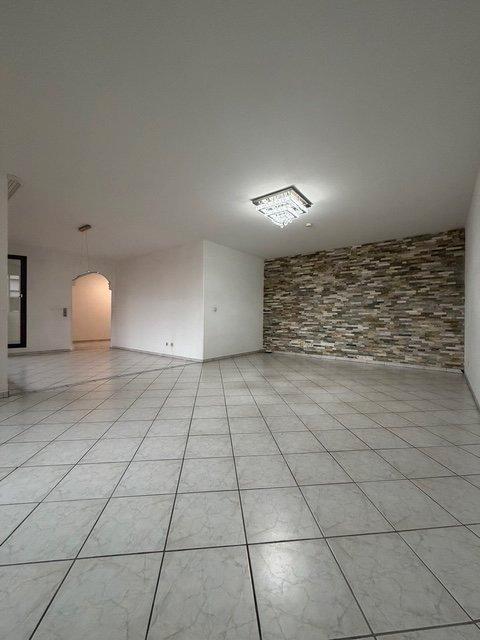 Thumbnail-4 Zimmer Wohnung in Nordenstadt mit EBK, Balkon und TG