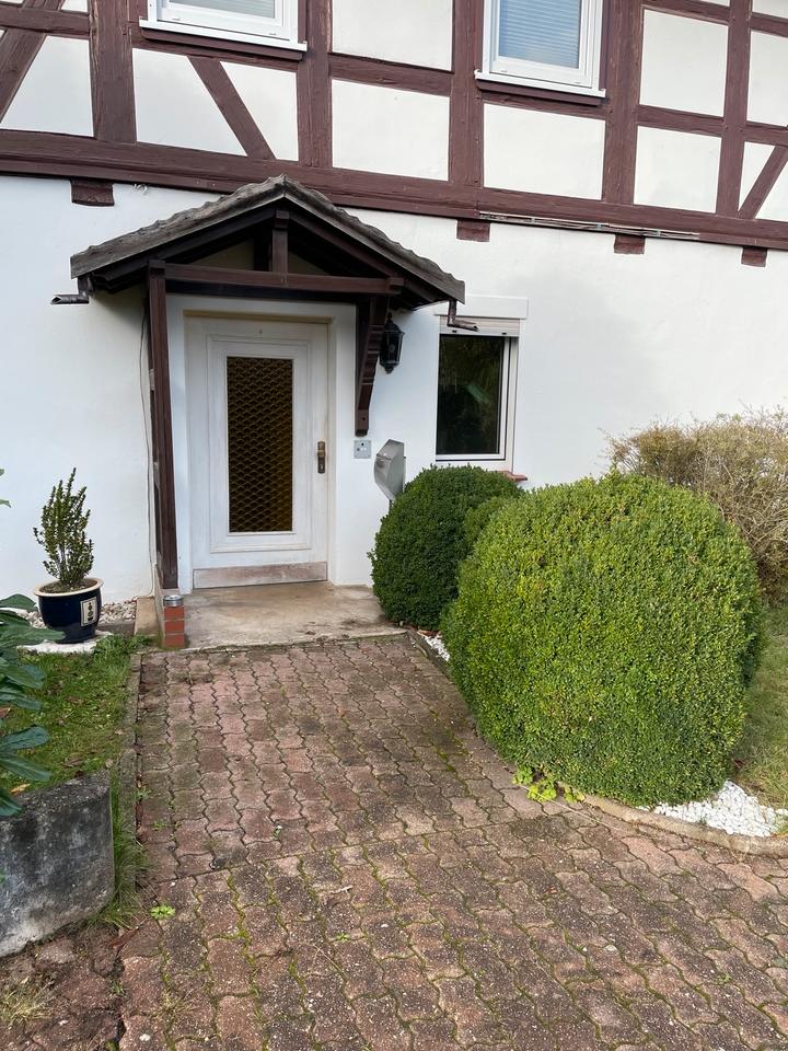 Thumbnail-5-Zimmer-Wohnung mit eigenem Garten, Terrasse und Garagenoption