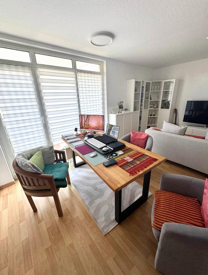 Thumbnail-Helle Zweiraumwohnung mit Balkon, Einbauküche und Stellplatz