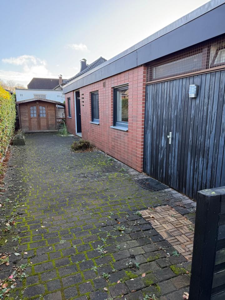 Thumbnail-Lübbecke...Charmanter Reihenendbungalow mit Küche und Garage.