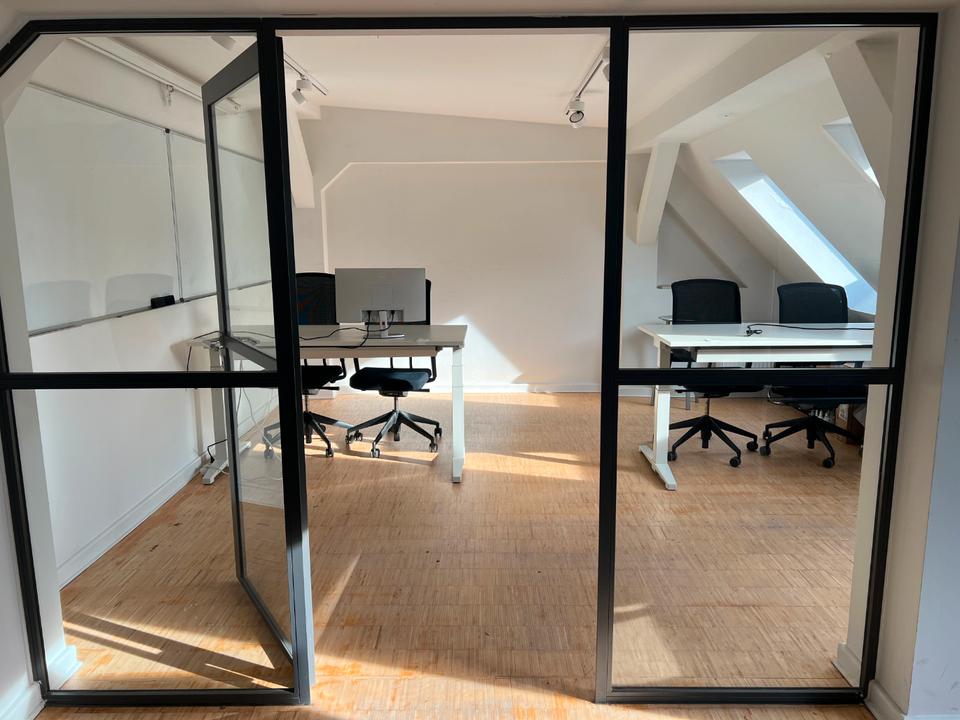 Thumbnail-Kreuzberger Büro mit Fernsehturm-Blick, 1–4 Plätze, möbliert