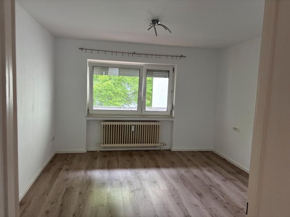 Thumbnail-1 Zimmer in einem 3 Zimmer WG