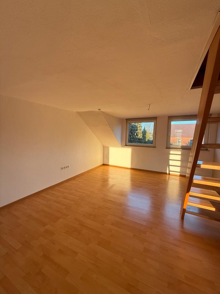 Thumbnail-Gepflegte Dachgeschosswohnung im 3-Familienhaus in zentraler Lage
