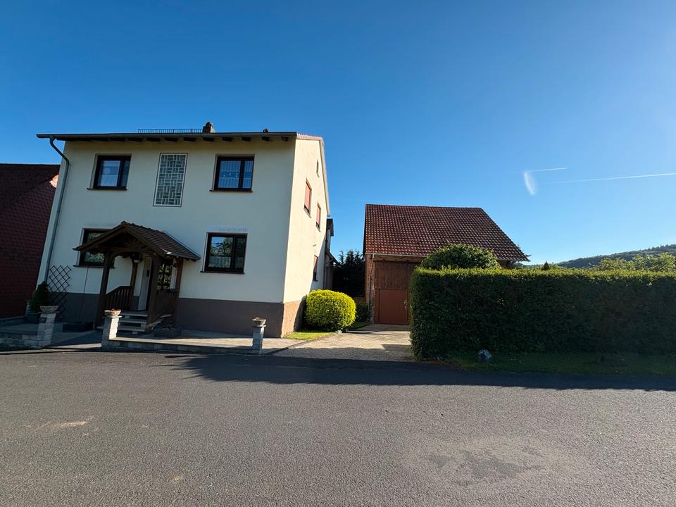 Thumbnail-Ein- bis Zweifamilienhaus mit Scheune und Garten in schöner Lage
