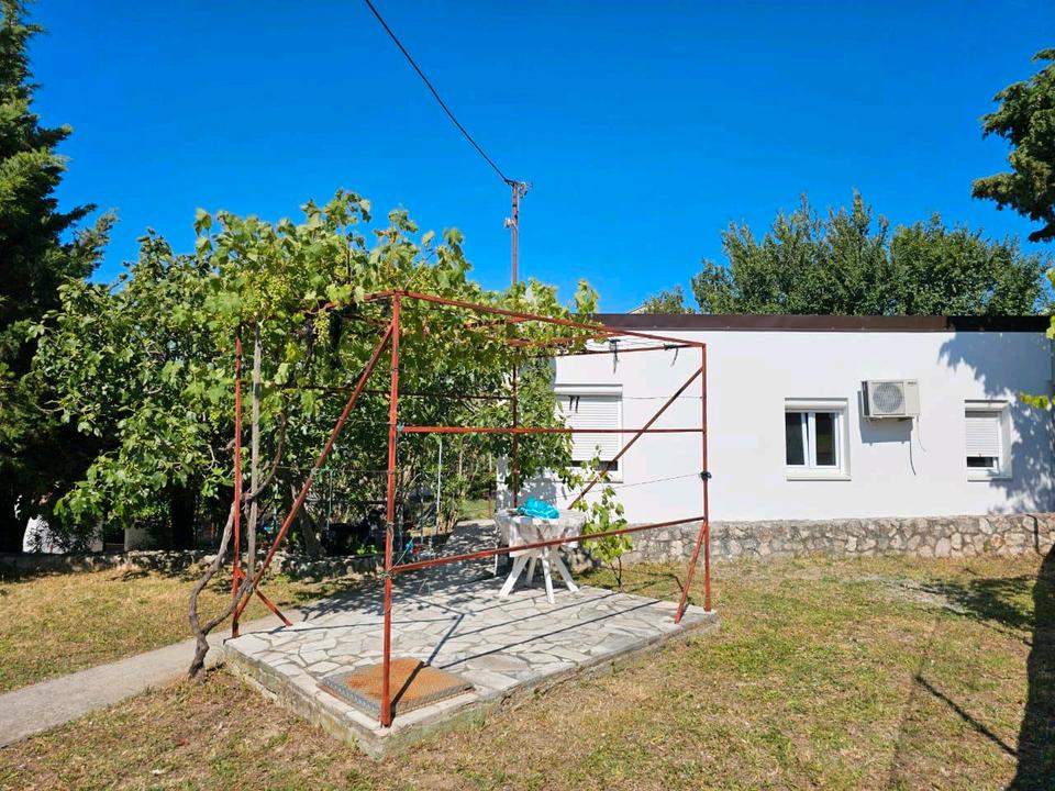 Thumbnail-Legales Haus in Montenegro zu verkaufen.