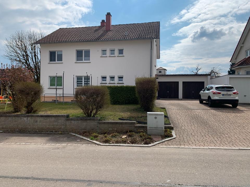 Thumbnail-Zweifamilienhaus mit Zwei Garagen im Zimmern ob Rottweil