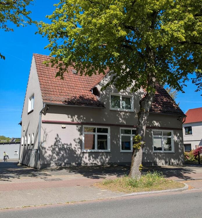 Thumbnail-Großzügiges 3-Familienhaus mit großem Garten und 2 vermieteten WE