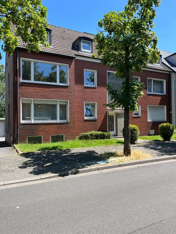 Thumbnail-Schöne 3,5-Zimmer-Erdgeschosswohnung mit großen Fenstern und optionalem Garten in Gelsenkirchen-Beckhausen