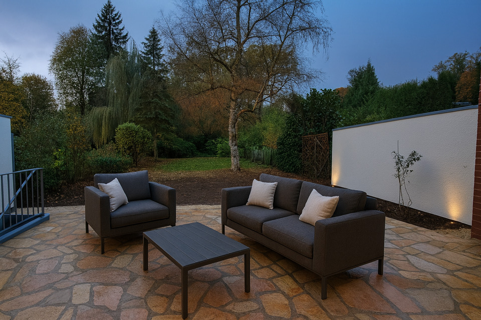 Thumbnail-Modernisiertes Haus mit 7 Zi., 228 m2, großem Garten & Garage