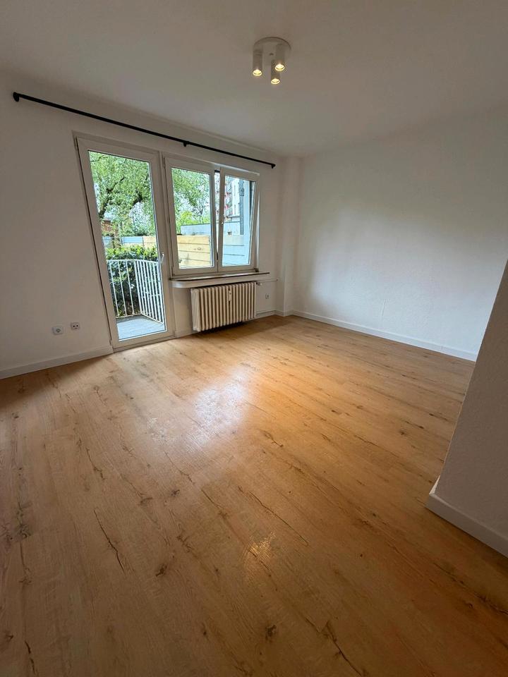Thumbnail-Moderne 1-Zimmer-Wohnung mit Balkon in Toplage Deutz am Rhein