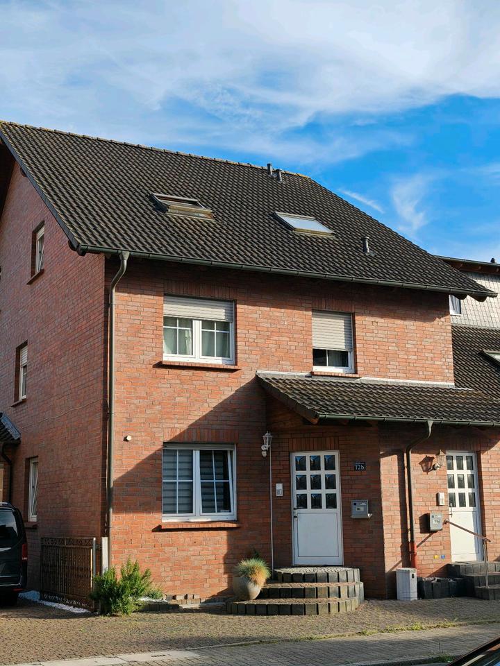 Thumbnail-Großes Einfamilienhaus mit Einliegerwohnung