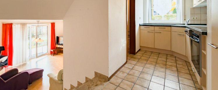 Thumbnail-Helle 2,5-Zimmer-Wohnung mit Terrasse und Garten