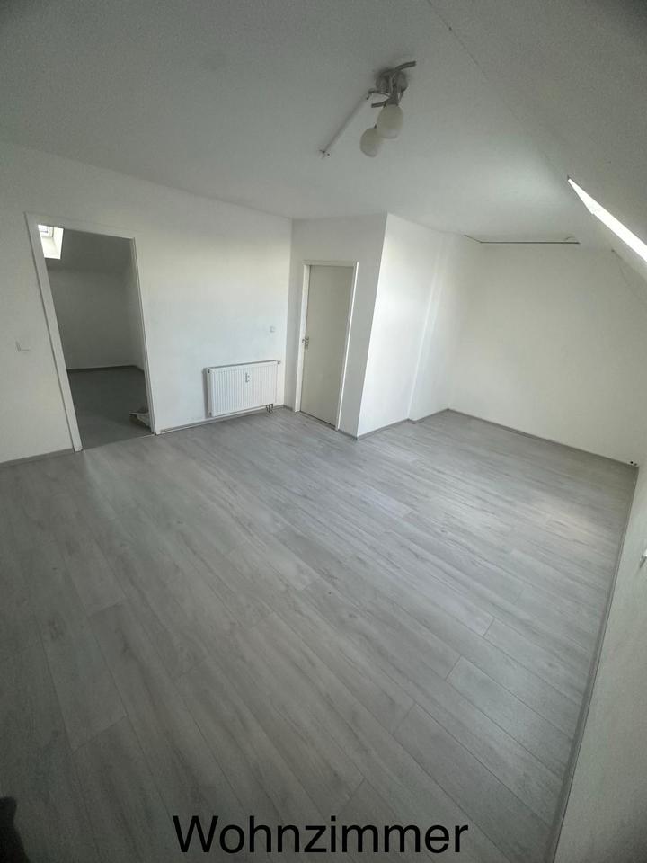 Thumbnail-3-Zimmer-Dachgeschosswohnung in zentraler Lage