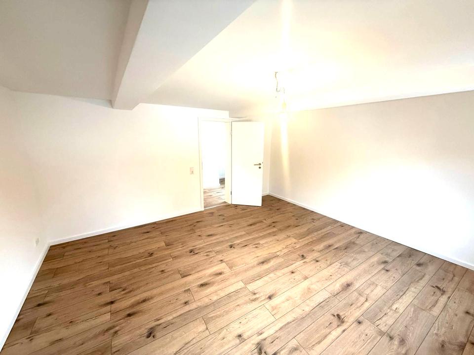 Thumbnail-Teil-renovierte 2-Zimmer Maisonette Whg.