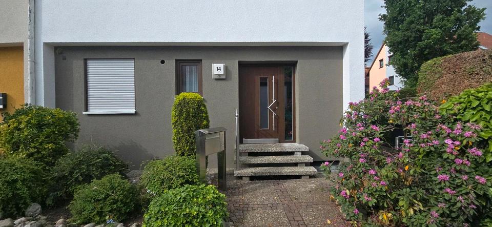 Thumbnail-Großes, top gepflegtes Reihenmittelhaus in ZirndorfWeiherhof