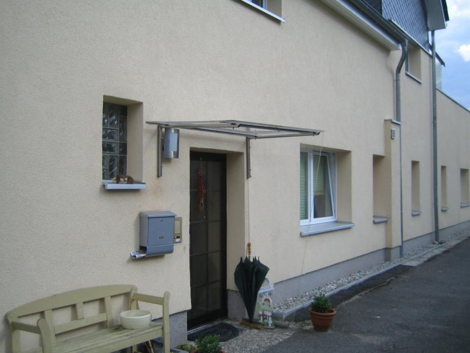 Thumbnail-Ruhige helle 4-Zi.-Whg. Terrasse + eigener Hauseingang + Carport