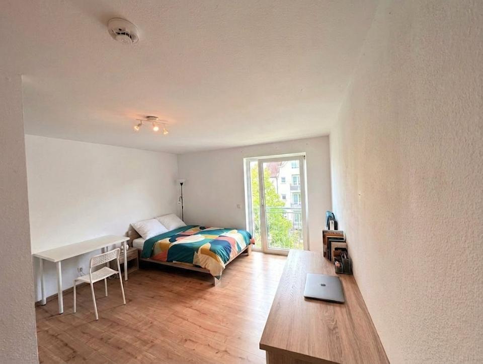 Thumbnail-Möblierte 1-Zimmer-Wohnung, renoviert und modern, nahe Zentrum