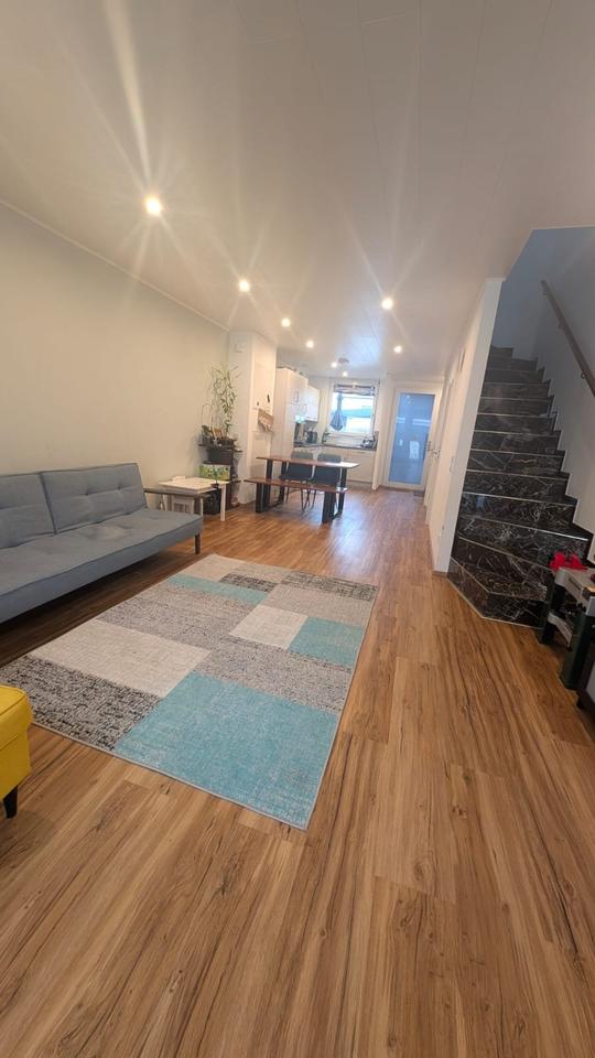 Thumbnail-Reihenmittelhaus mit Garten und Garage zu verkaufen