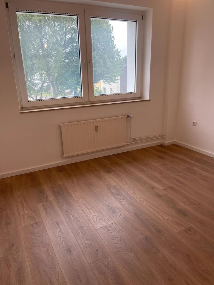 Thumbnail-2,5-Zimmer-Wohnung im 1. OG mit Balkon – Renoviert, Erstbezug