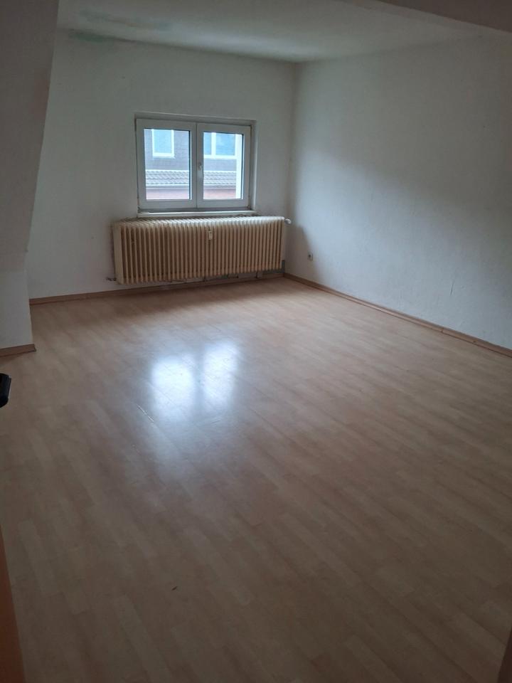 Thumbnail-Maximal für 6 Monate - Helle 2-Zimmer Wohnung im 2. OG