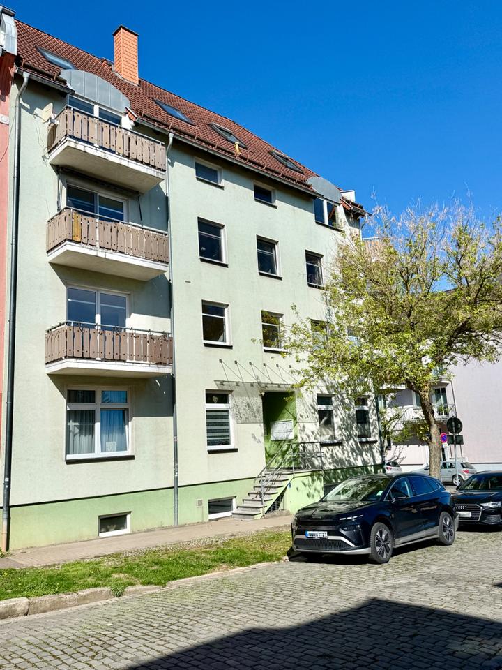 Thumbnail-3-RW in ruhiger Oberstadtlage mit Balkon + Einbauküche + Keller