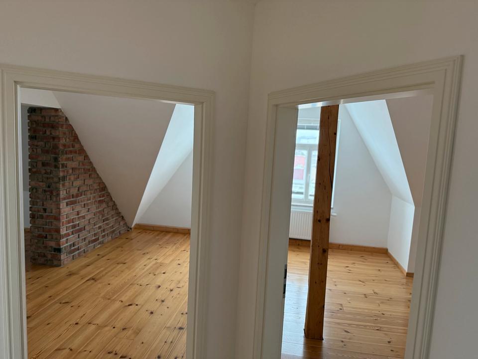 Thumbnail-Besondere 3-Raum Dachgeschoss Wohnung in Rieder