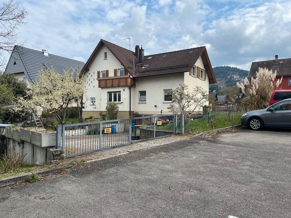 Thumbnail-Projekt 6-Familienhaus: Grundstück mit Baugenehmigung