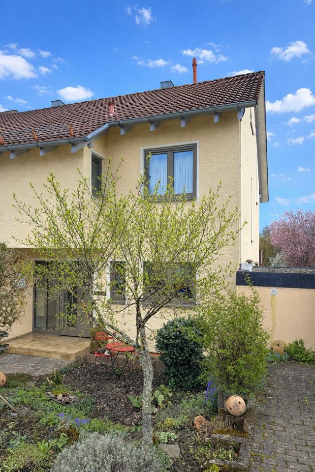 Thumbnail-Gepflegtes Reihenendhaus mit sonnigem Garten Oberkochen-Heide