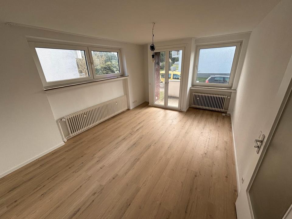 Thumbnail-Moderne EG-Wohnung mit Balkon + 30 m² Hobbykeller