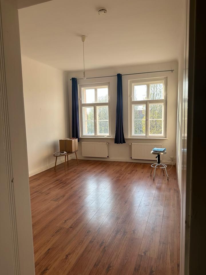 Thumbnail-2er WG Zimmer mit einem Mann + Wohnzimmer, Balkon