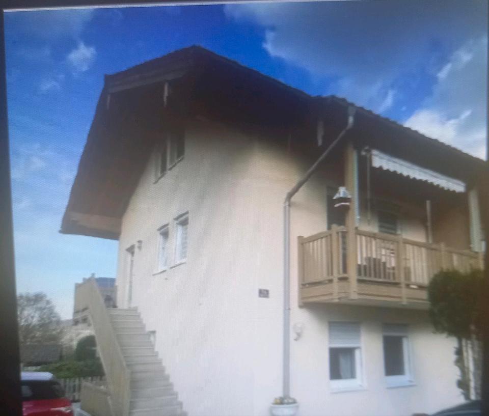 Thumbnail-Geräumiges Zweifamilienhaus mit Garage in Bayerisch Gmain