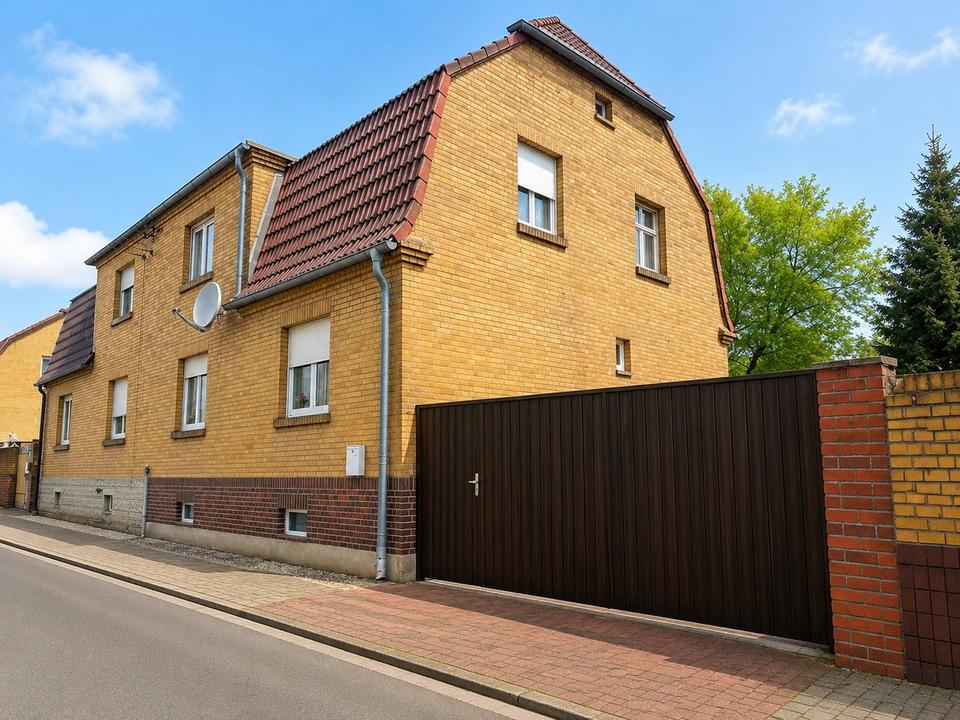 Thumbnail-Doppelhaushälfte mit großem Grundstück in ruhiger Lage