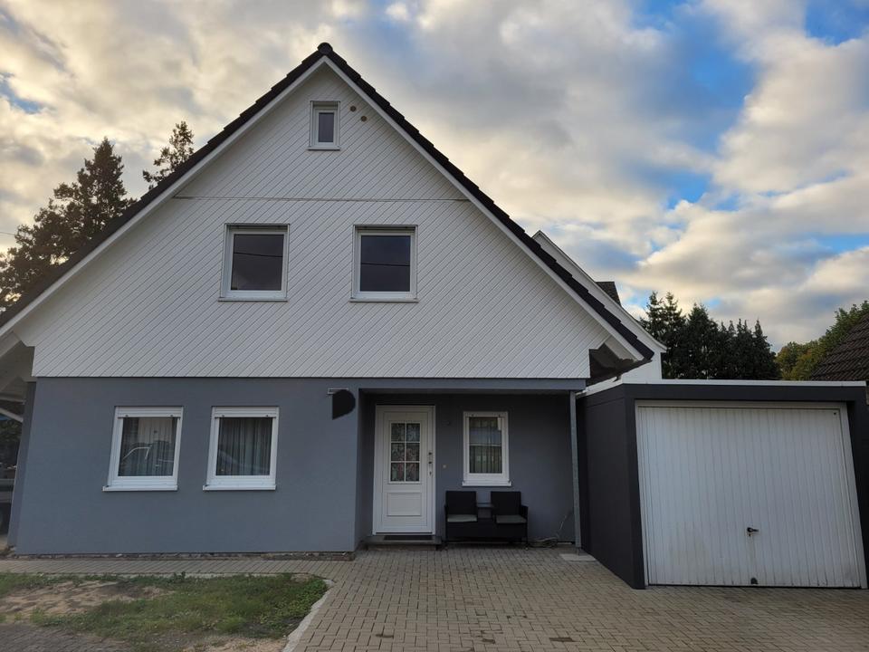 Thumbnail-Einfamilienhaus mit Garage zu vermieten