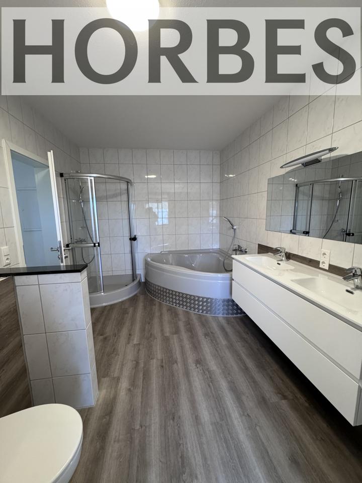 Thumbnail-*Neu renovierte* 100 qm 2-Zimmer Wohnung mit Loggia