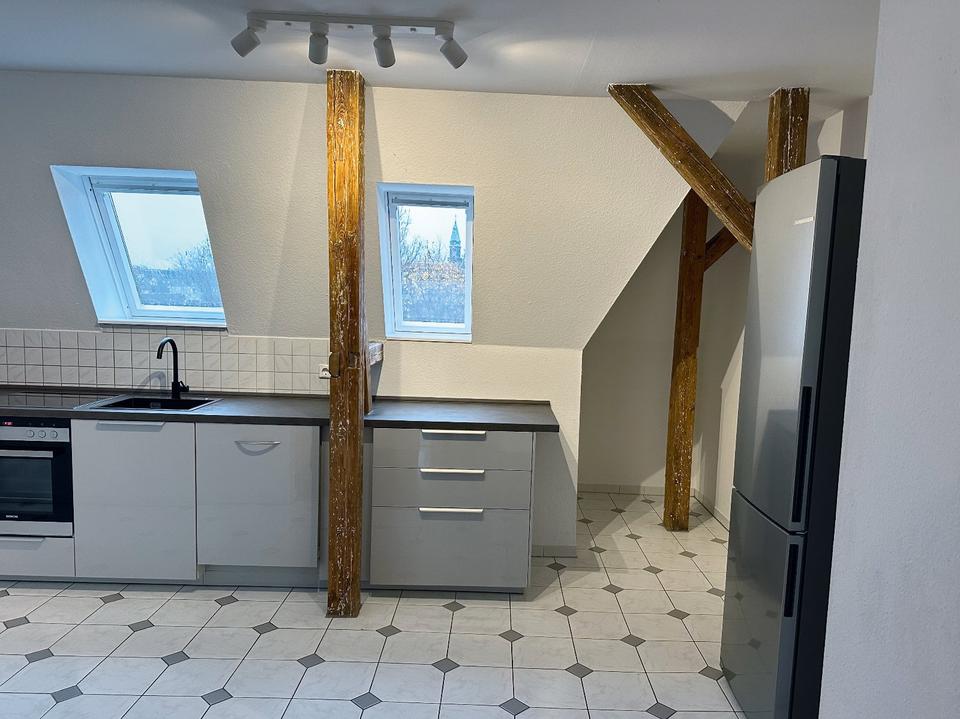 Thumbnail-Gemütliche Dachgeschosswohnung im Herzen von Zwickau