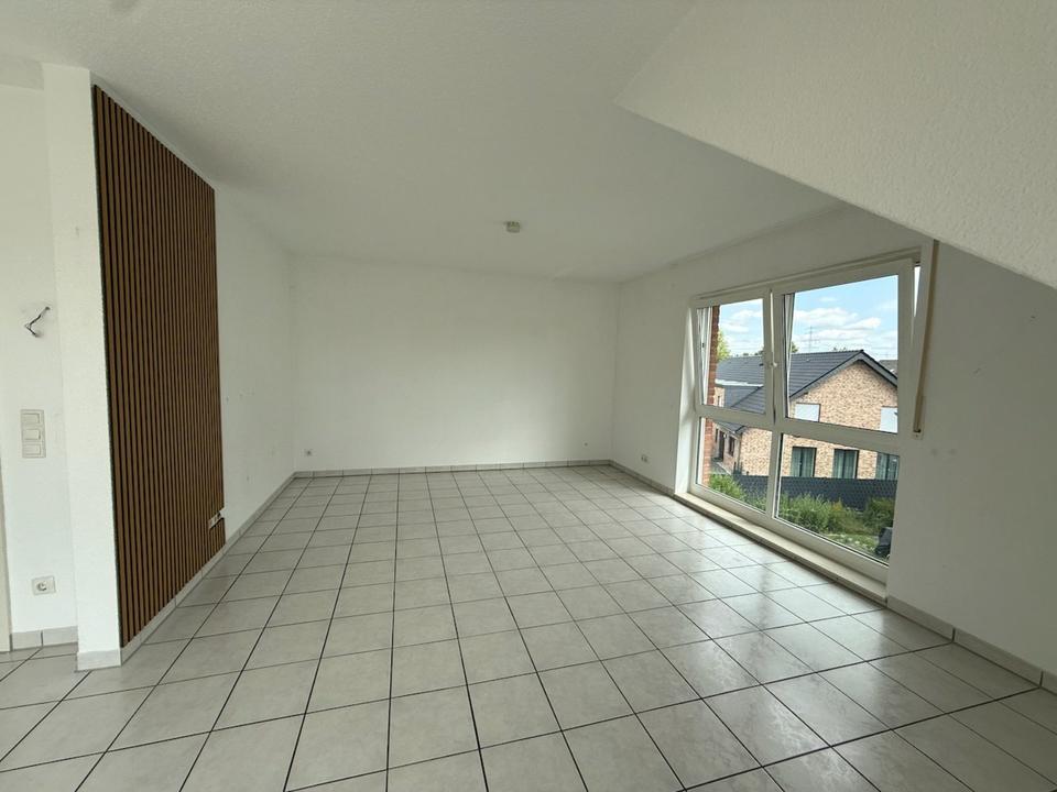 Thumbnail-Lichtdurchflutete 3-Zimmer Dachgeschosswohnung m. Balkon in Elsen