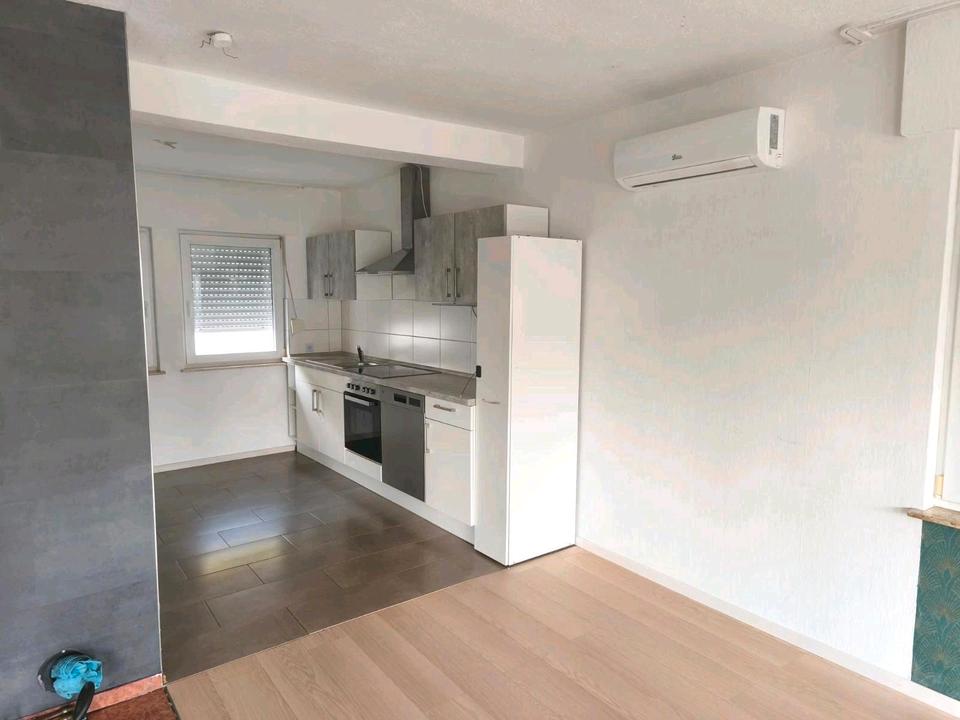 Thumbnail-4-Zimmer Wohnung mit großem Balkon