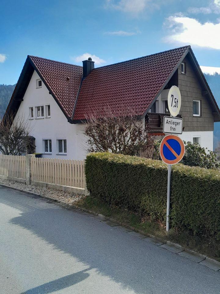 Thumbnail-Wohnhaus, Ein- Zweifamilienhaus, 3 Garagen, Schuppen, Gartenhaus