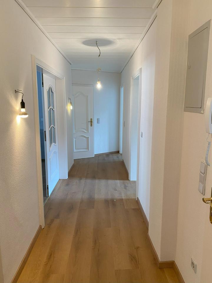 Thumbnail-frisch sanierte 2-Zimmer-Wohnung mit Stuck und Balkon