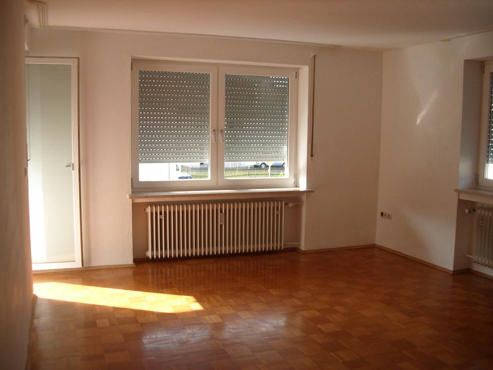 Thumbnail-helle, großzügige 3 Zimmer-Wohnung 1. Stock