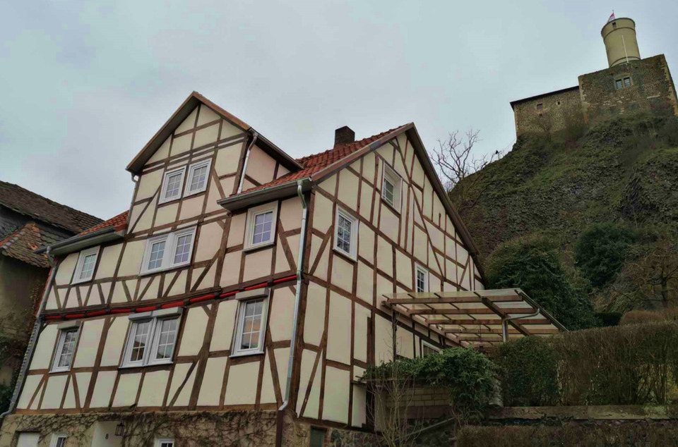 Thumbnail-Schönes Fachwerkhaus mit großem Garten direkt an der Felsburg