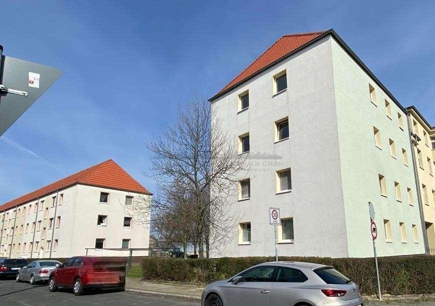 Thumbnail-Frisch renovierte 3 Zimmer Wohnung in sanierter, ruhiger Wohnanlage mit Einbauküche