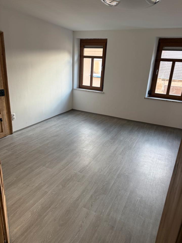 Thumbnail-Schöne, helle 3-Zimmer-Wohnung in ruhiger Lage in Uehlfeld