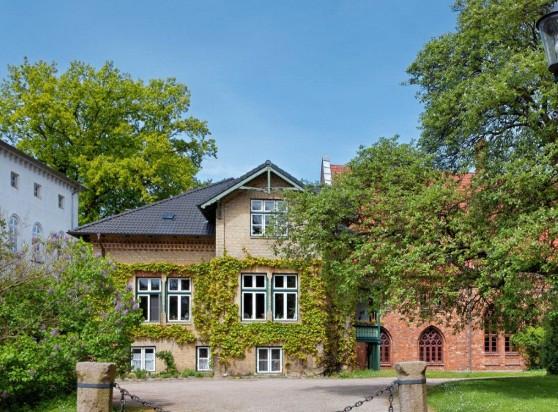 Thumbnail-ANFRAGESTOPP - 2-Zimmer-Souterrain-Wohnung am Kloster Preetz
