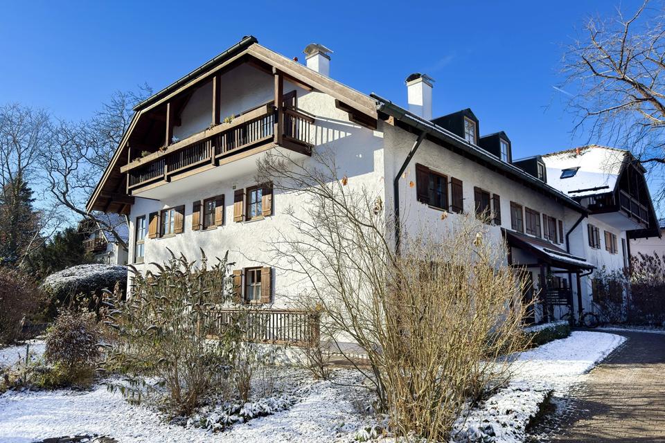 Thumbnail-Gemütliche Dachgeschosswohnung mit Balkon und Schwedenofen in Tutzing
