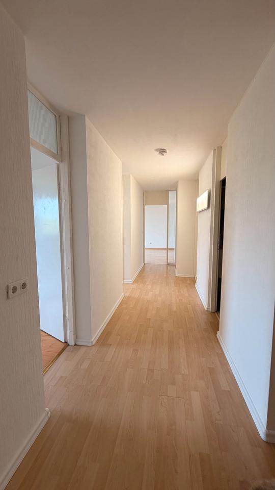 Thumbnail-3-Zi. Eigentumswohnung mit Balkon in Frankfurt Fechenheim