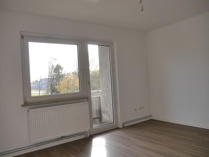 Thumbnail-Schöne 3-Zimmer-Wohnung mit Tageslichtbad und Balkon in Hanau-Großauheim zu vermieten