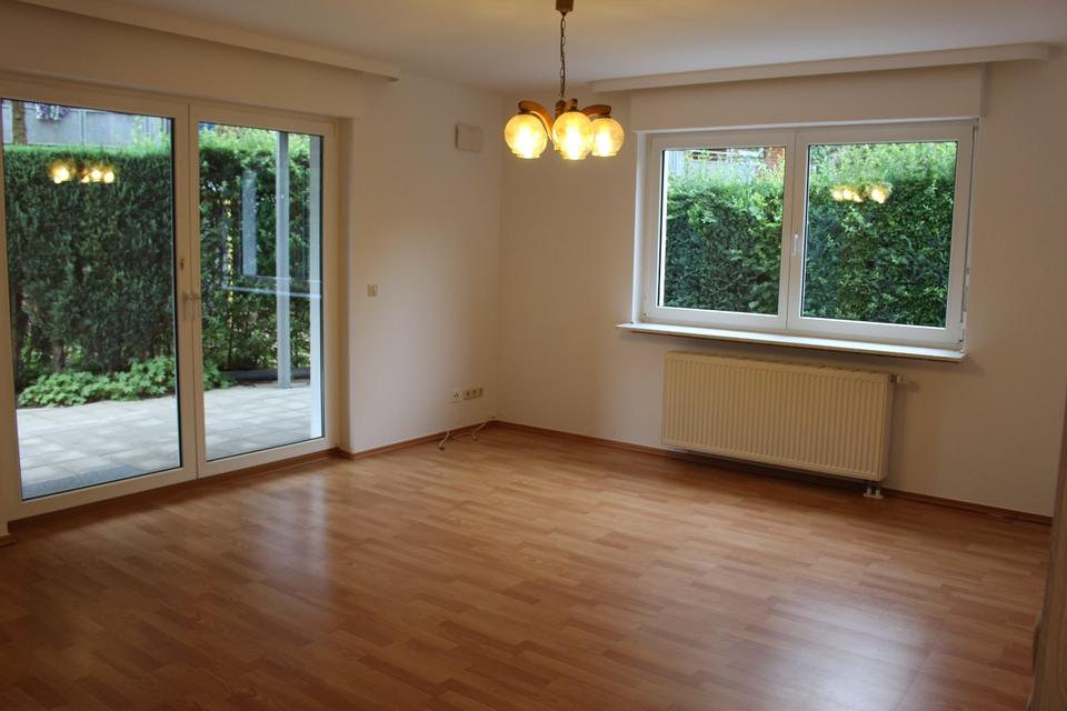 Thumbnail-Großzügige EG-Wohnung mit Terrasse in guter Lage